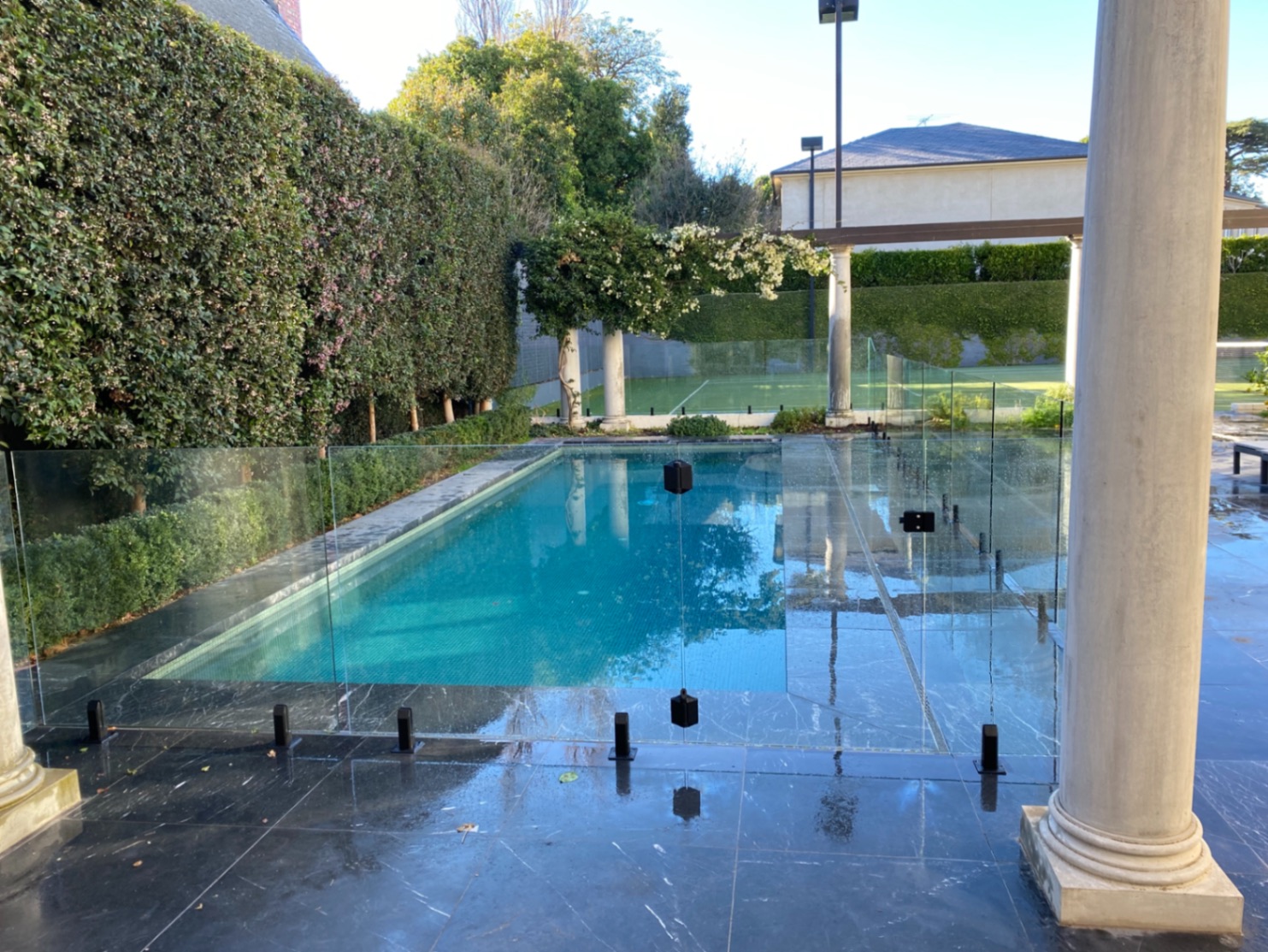 glass-pool-fencing-components-melbourne-exakt-glass